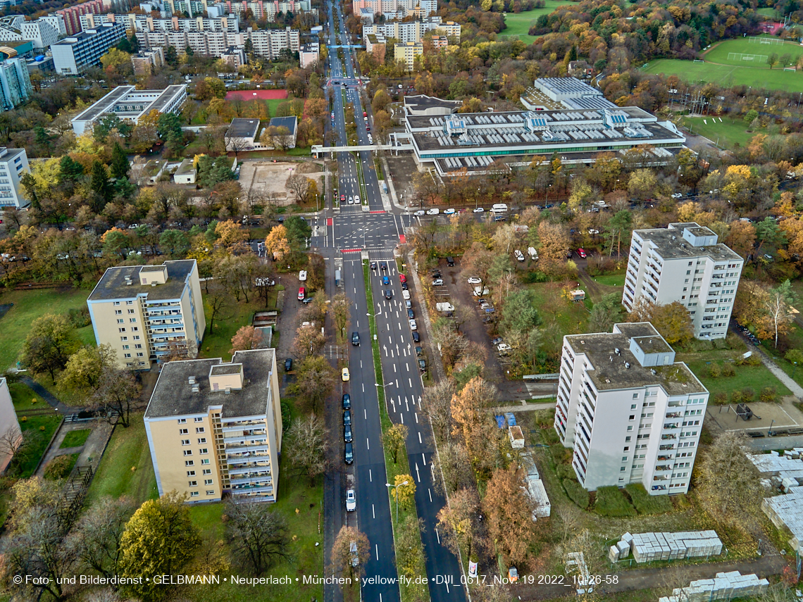 19.11.2022 - Luftbilder von der Baustelle an der Quiddestraße 'Haus für Kinder' in Neuperlach